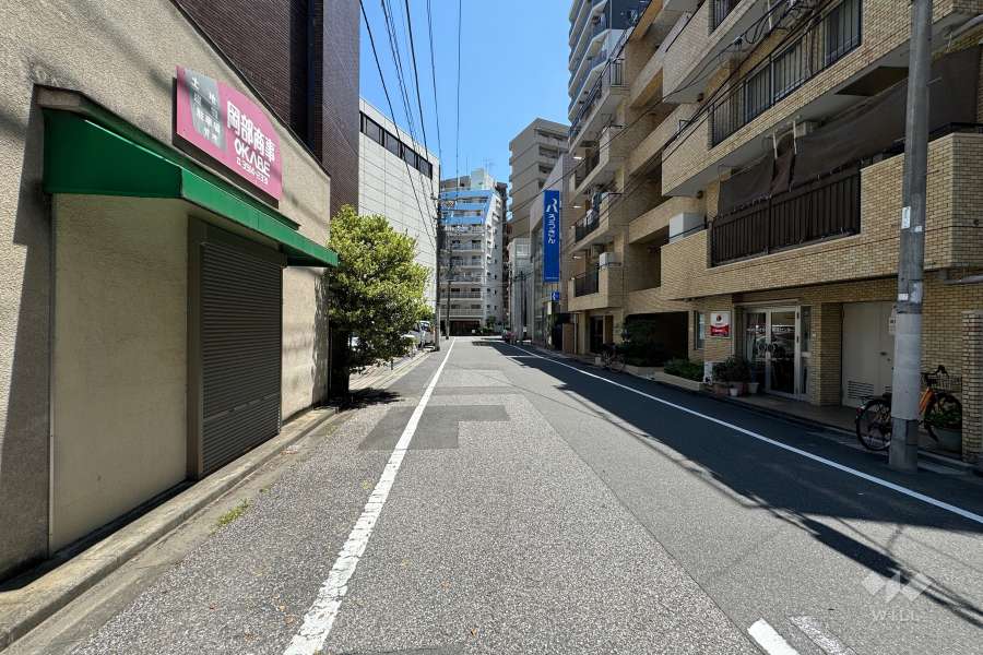 敷地北西側の前面道路