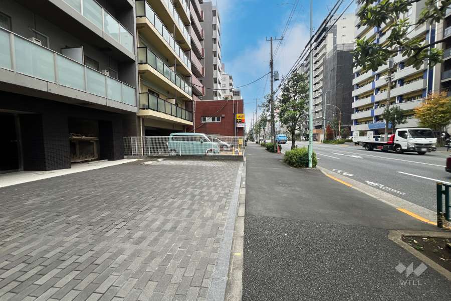 敷地北東側の前面道路