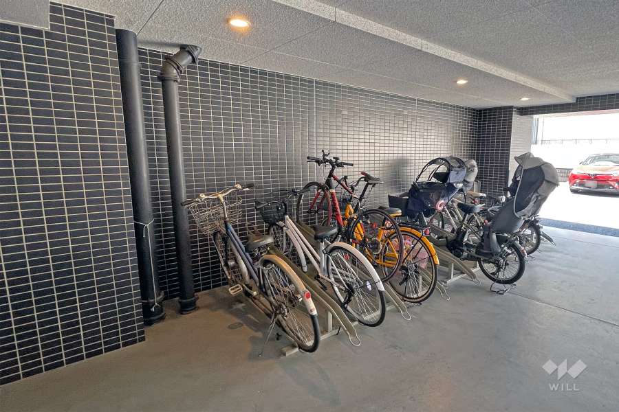 屋内に設けられた駐輪場
