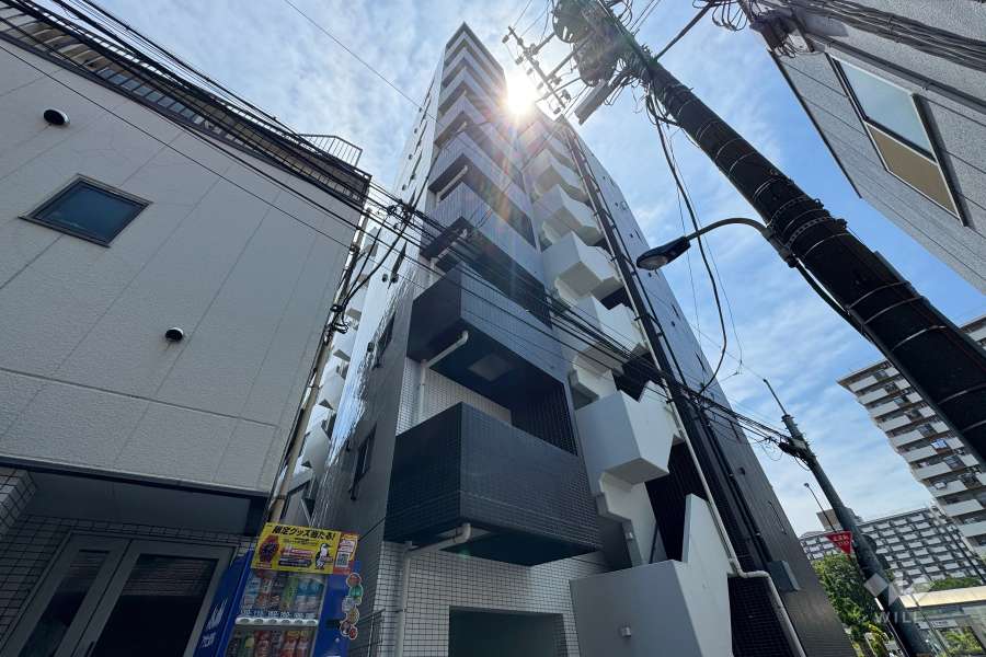 プレセダンヒルズ王子神谷駅前の外観（北東側から）