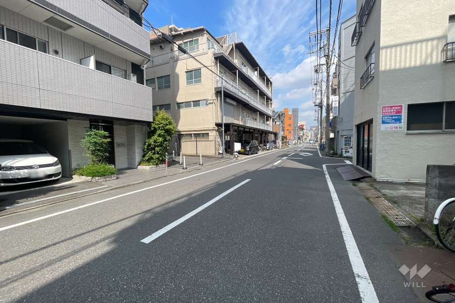 敷地北東側の前面道路