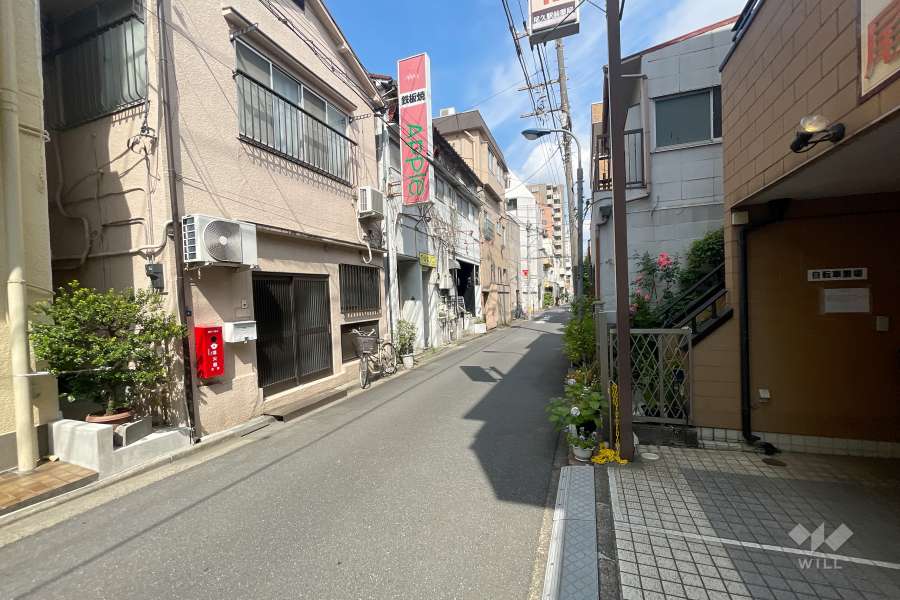 敷地北東側の前面道路　