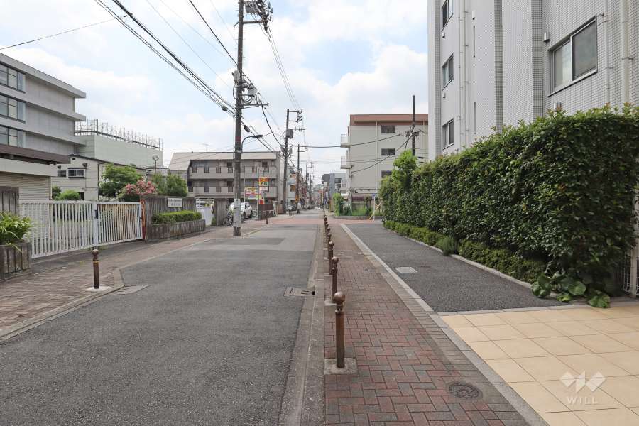 敷地東側の前面道路　