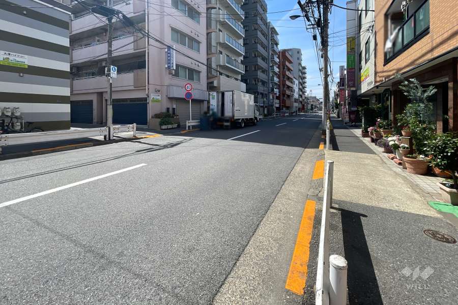 敷地南西側の前面道路