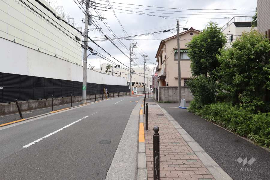 敷地北側の前面道路　