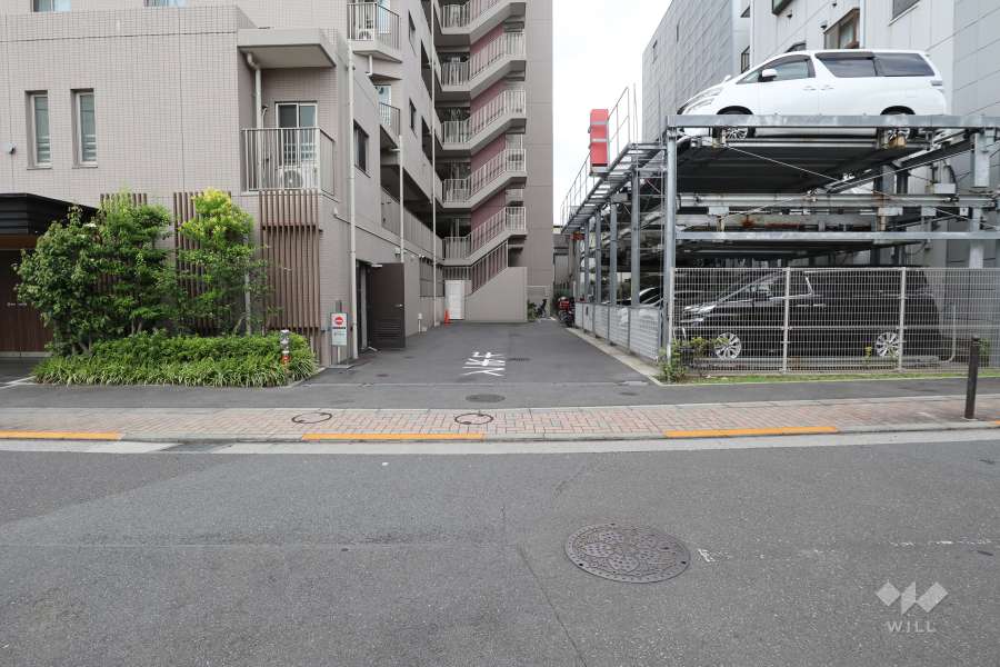 駐車場の出入り口　