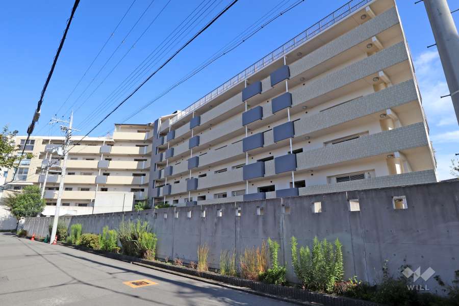 アゼスト豊中エアレジデンスの外観（北西側から）