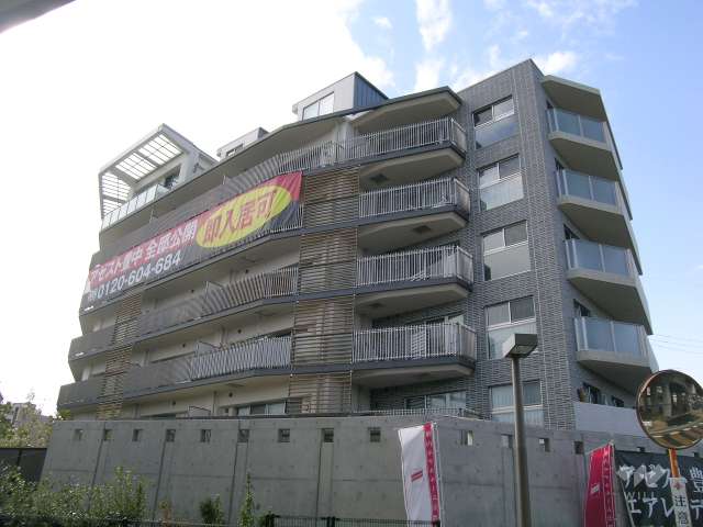 外観（東側から）