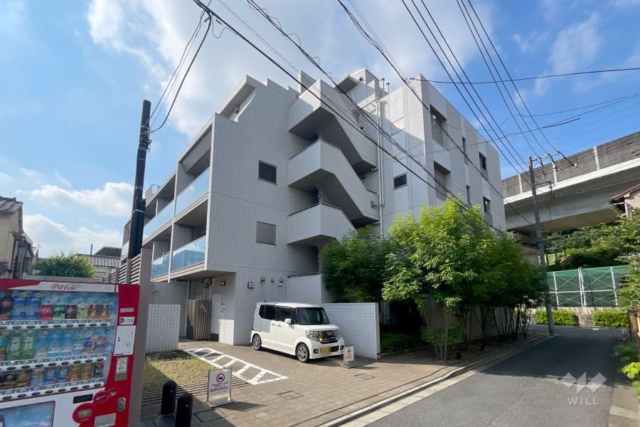 クリオラベルヴィ王子の外観（北西側から）