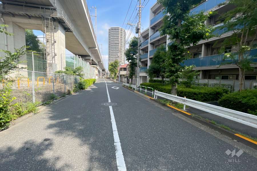敷地南西側の前面道路