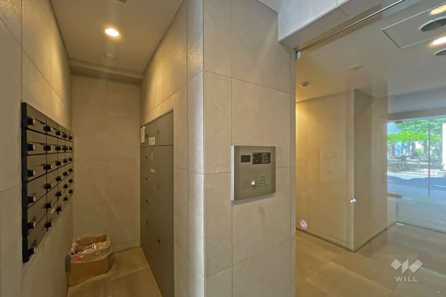 エントランスはオートロック付きです。