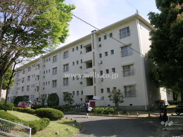 公団石澄住宅2号棟の外観（北西側から）