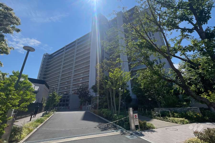 プレミスト東京王子の外観（北西側から）