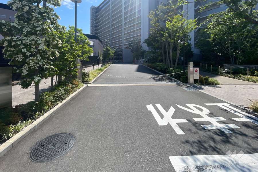 駐車場の出入り口