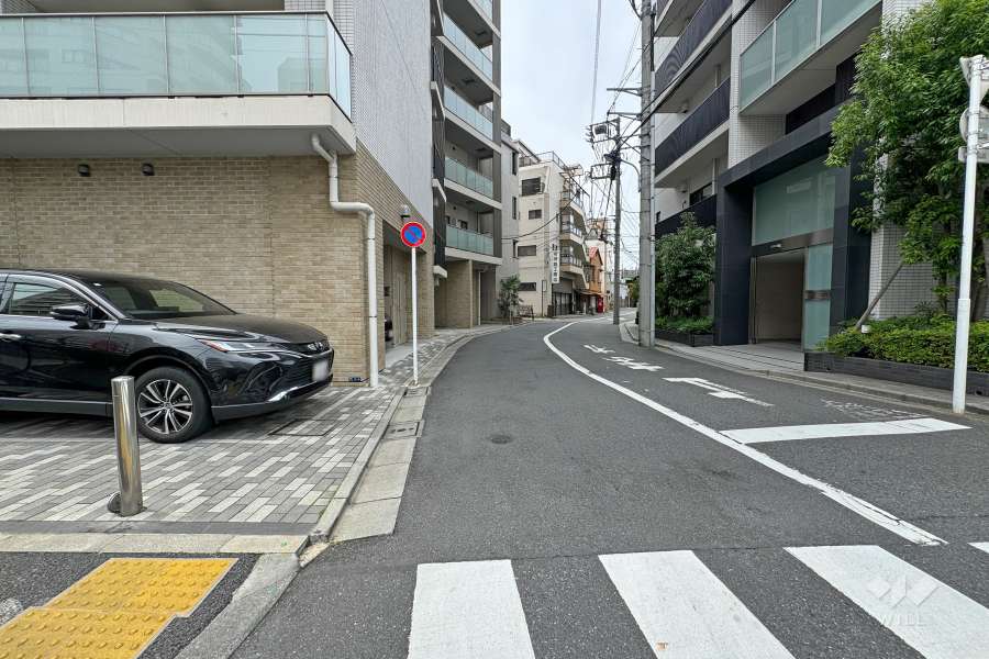 敷地北西側の前面道路