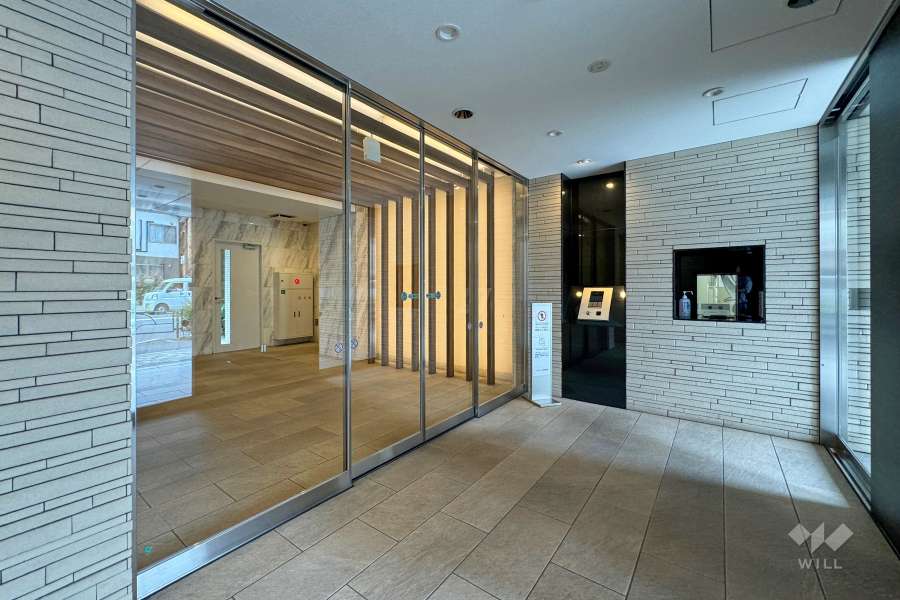 エントランスはオートロック付きです。