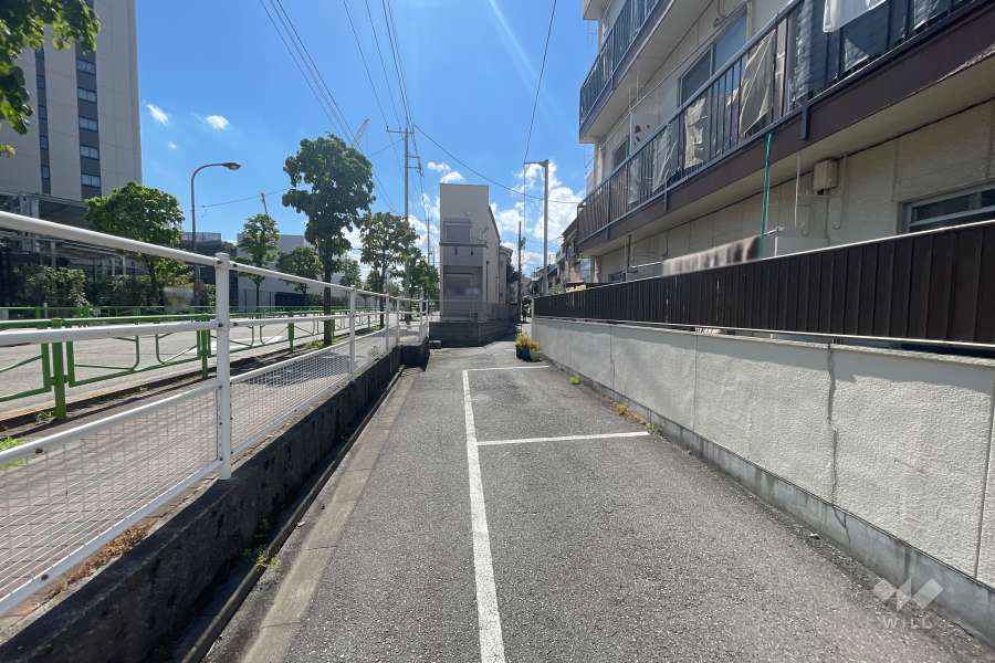 敷地南側の前面道路　