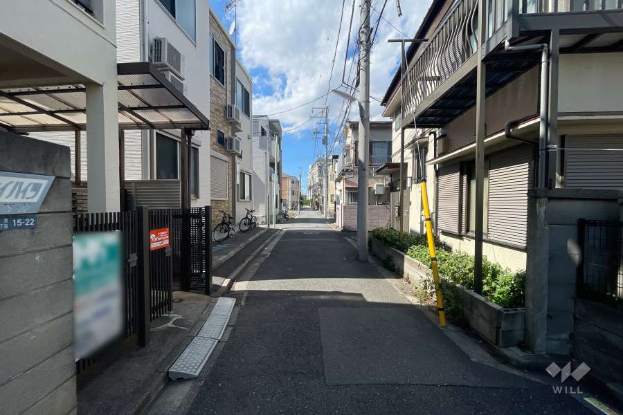 敷地東側の前面道路　