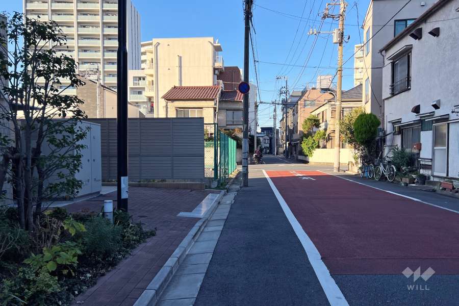 敷地北東側の前面道路