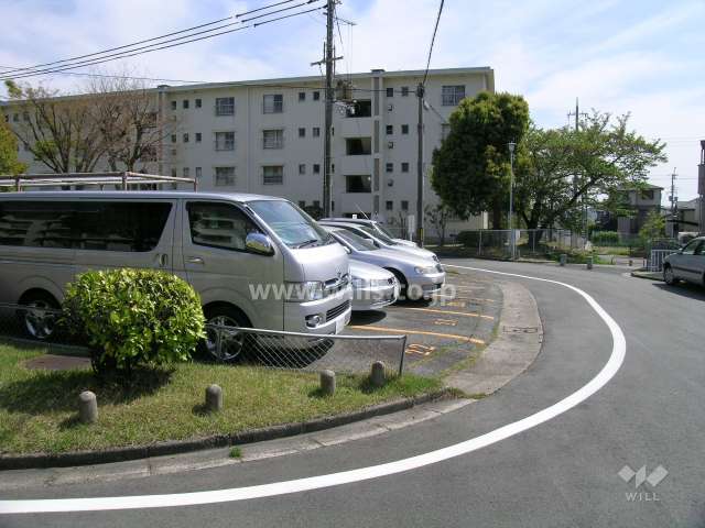 敷地内の駐車場