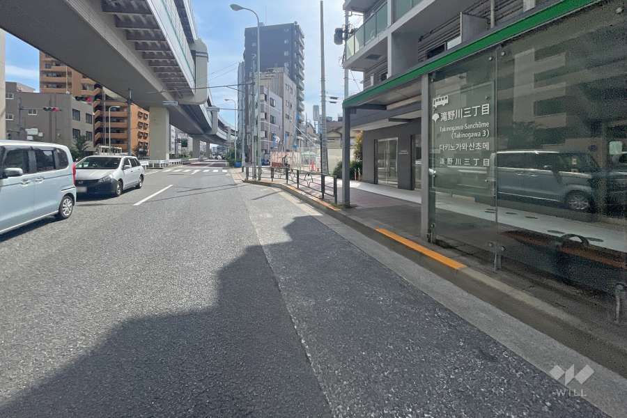 敷地南東側の前面道路　