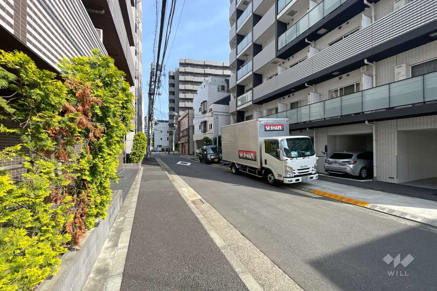 敷地北東側の前面道路