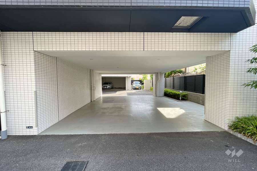 駐車場の出入り口