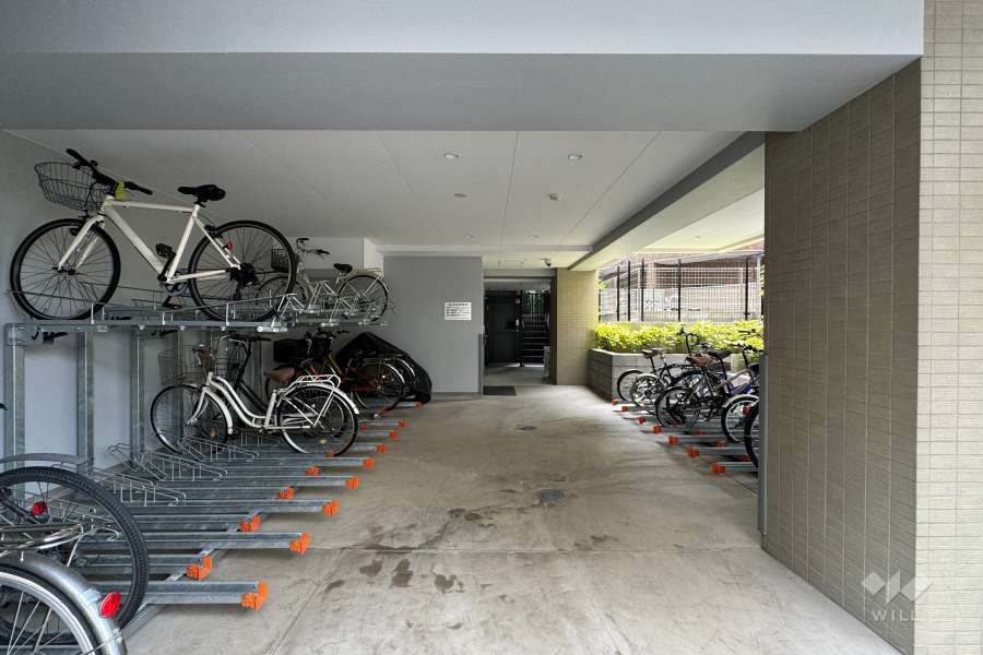 屋内に設けられた駐輪場
