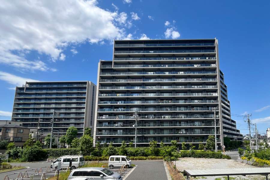 シティテラス赤羽THE-EASTの外観(南東側から)