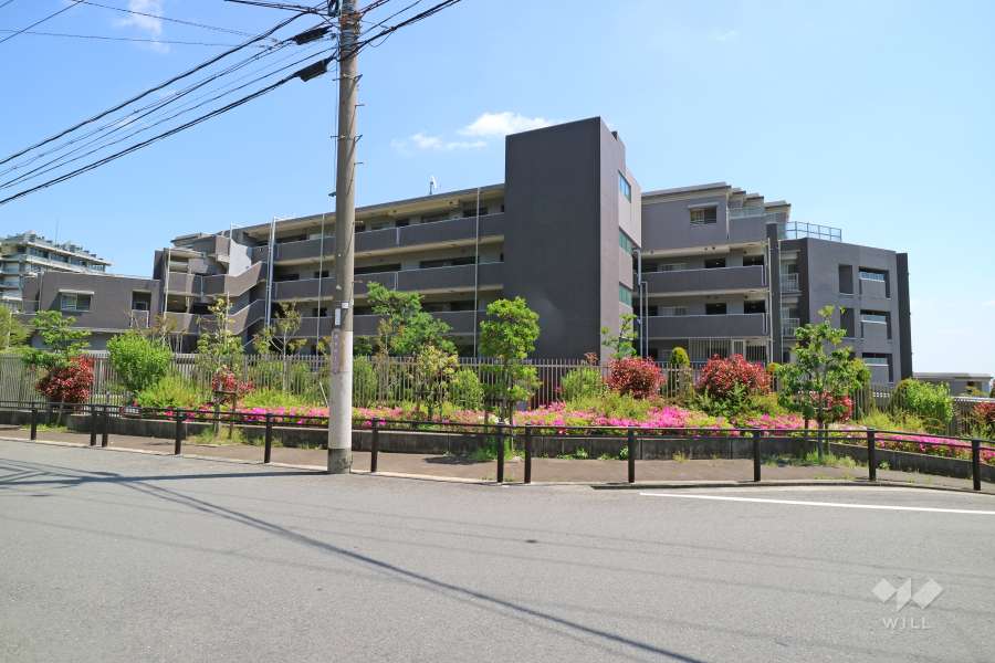 ネバーランドシエル箕面ロワイヤルの外観（北側から）