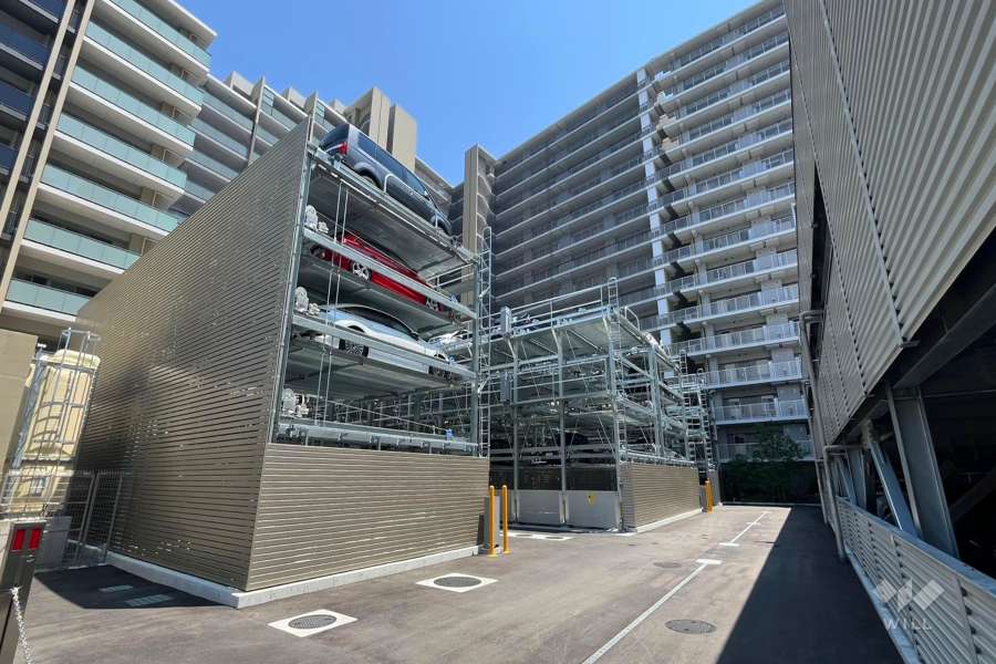 敷地内駐車場（屋外機械式）東側