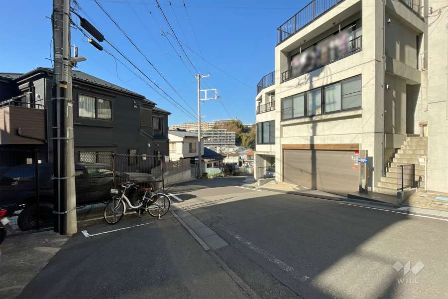 敷地北西側の前面道路