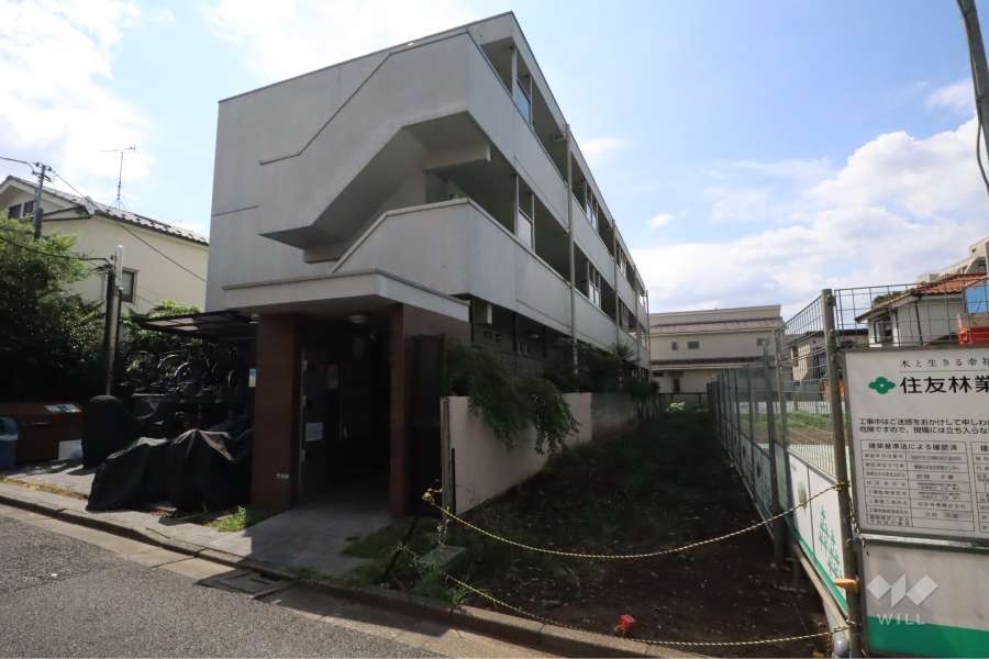 ＧｒａｃｅＨｉｌｌｓ成城の外観（北西側から）