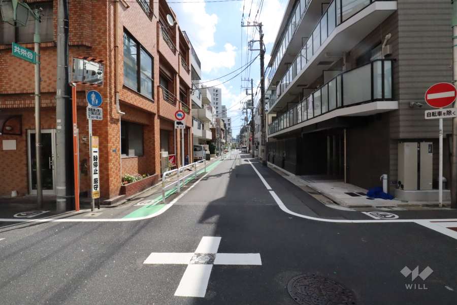 敷地北東側の前面道路