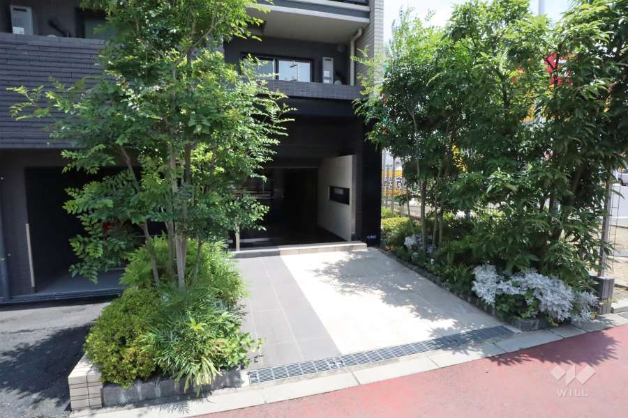 エントランスアプローチ　