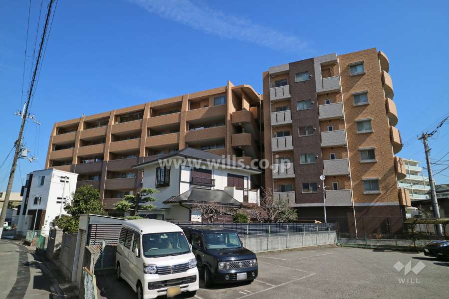 グランアッシュ伊丹北本町の外観(南西側から)