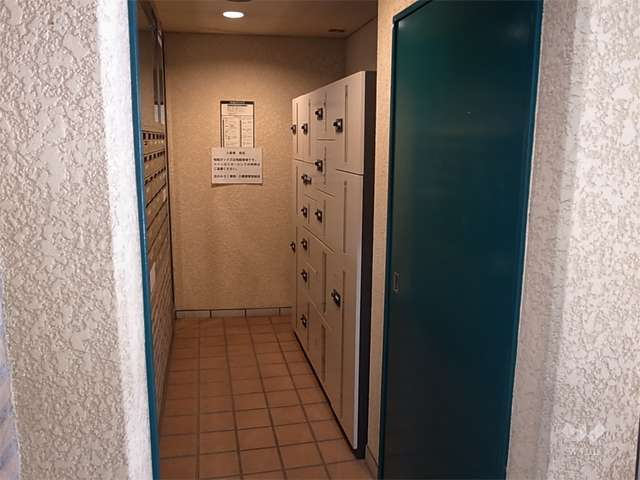 宅配ボックスと共用ポスト