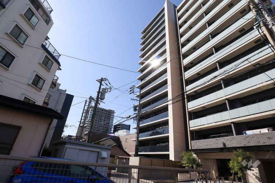 オープンレジデンシア葵ザ・プレイスの外観（南東側から）