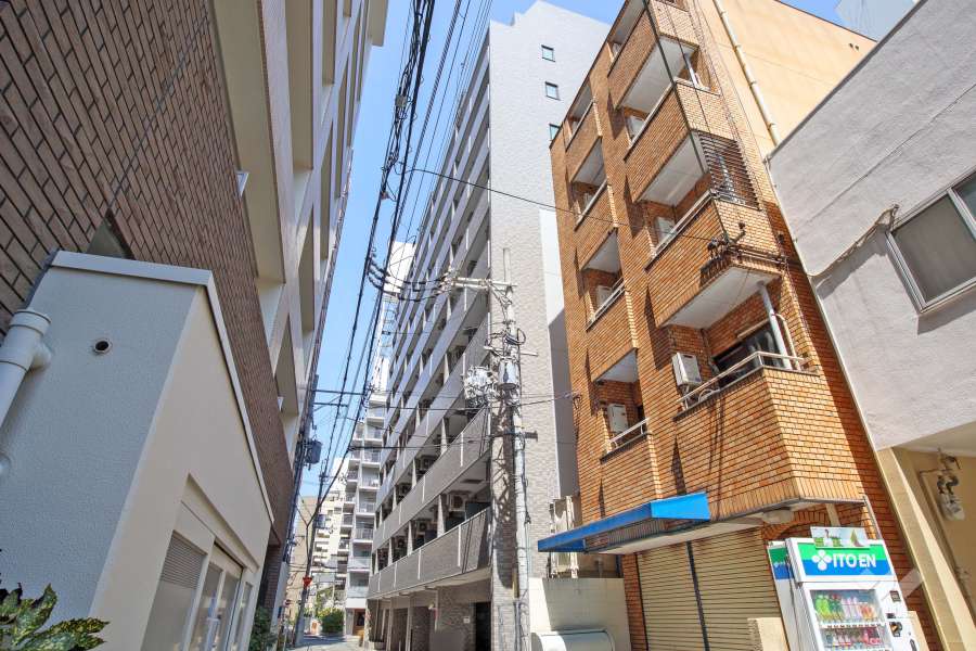 エスリード新大阪第7の外観（南西側から）