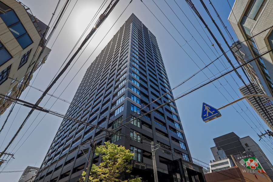 プレサンスレジェンド堺筋本町タワーの外観（北東側から）