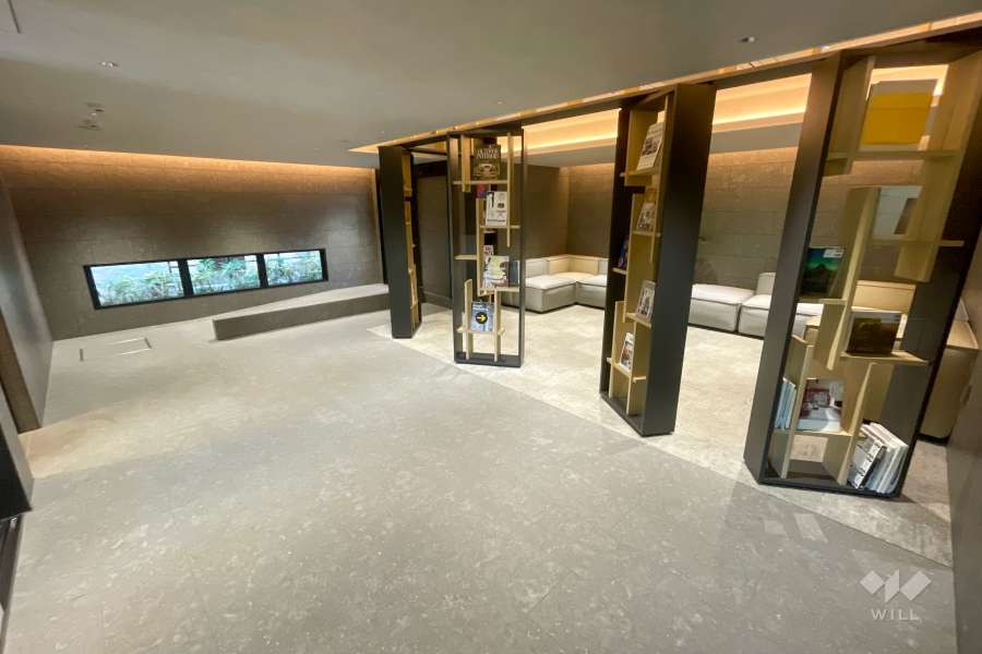 エントランスホール（ブックサロン）