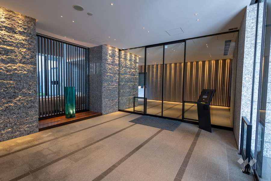 エントランスはオートロック付きです。