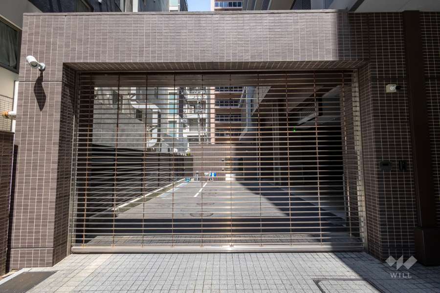 駐車場の出入り口（リングシャッター付き）