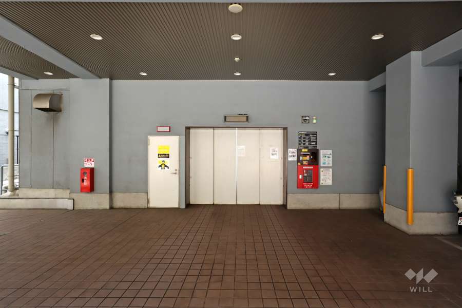 敷地内駐車場（タワー式立体）