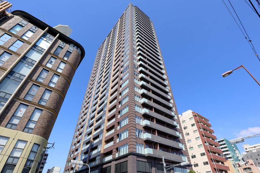 シエリアタワーなんばの外観（南東側から）