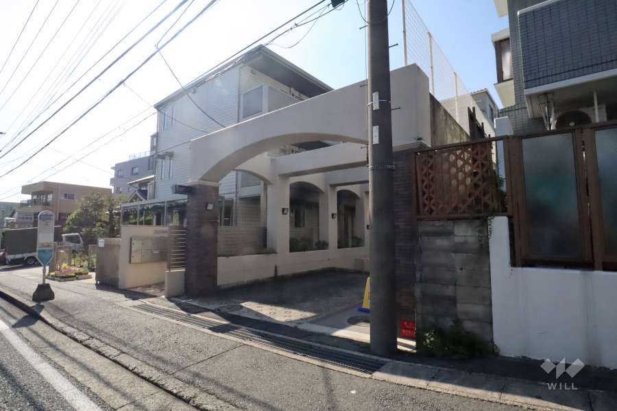 ルジェンテリベル宮崎台の外観(南東側から)