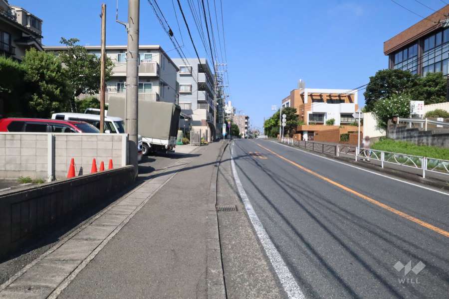 敷地南東側の前面道路　
