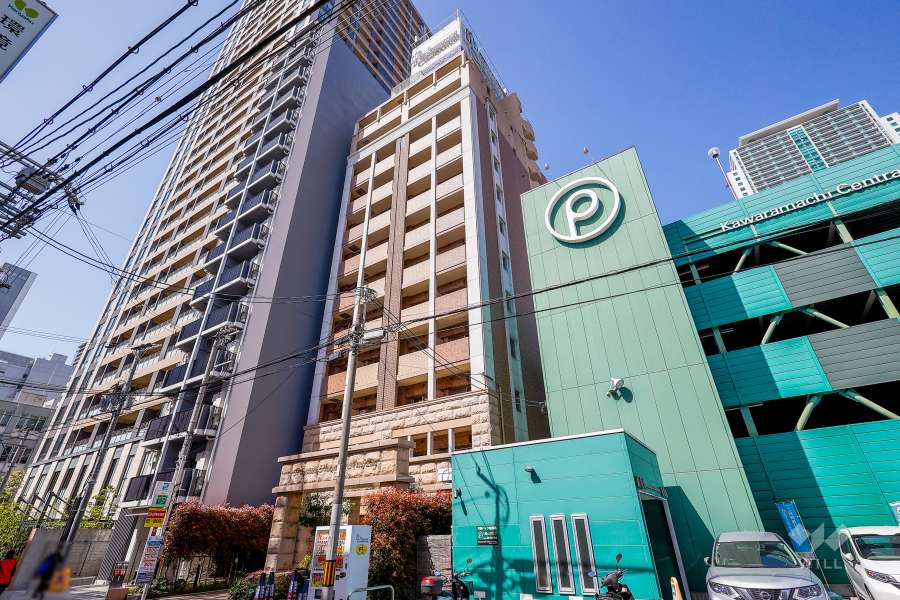 プレサンス本町リアルシティの外観（北東側から）