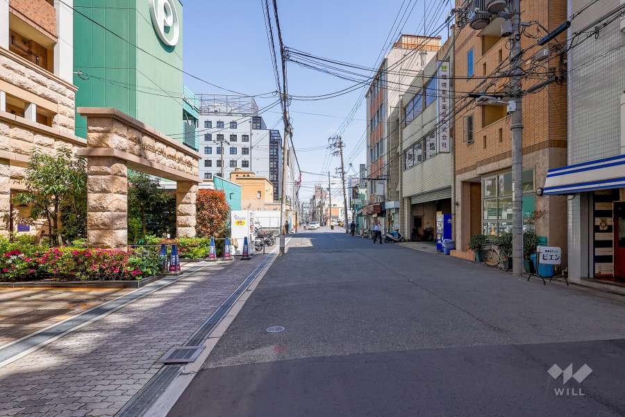 敷地東側の前面道路