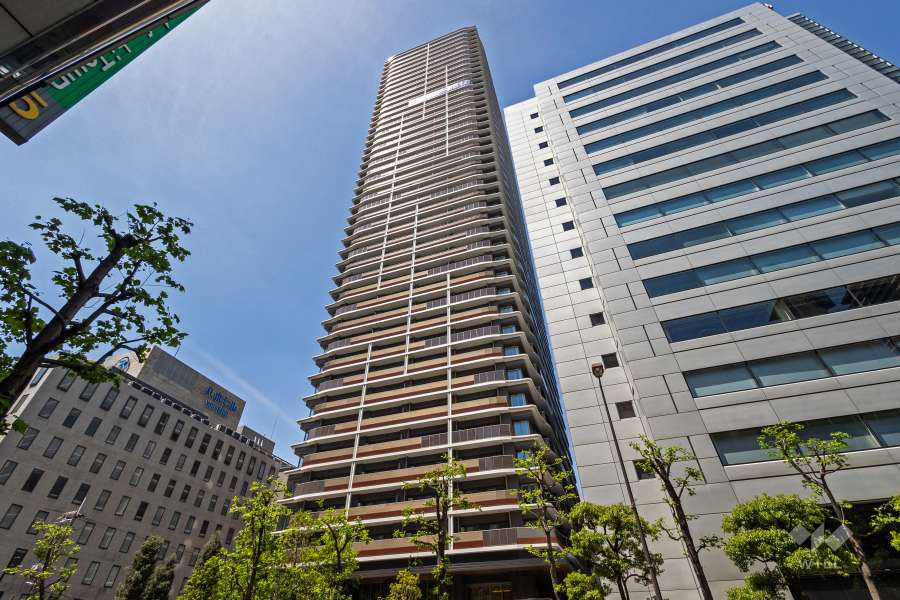 ローレルタワー堺筋本町の外観（北東側から）